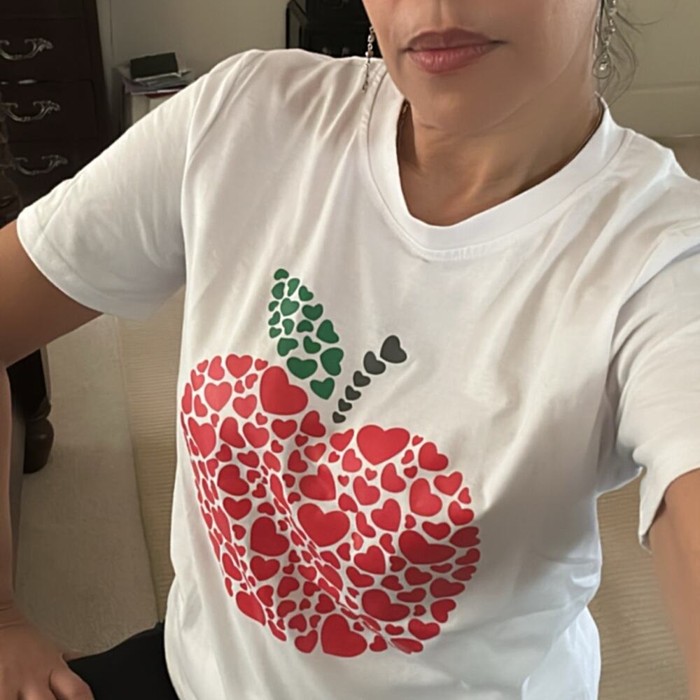 White T-Shirt with Red Heart Apple Design size S Valentine’s Day - Picture 3 of 4